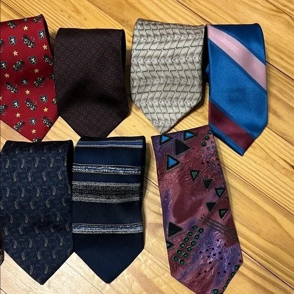Assorted Men's Tie Collection - Lot of 13 - Picture 5 of 7